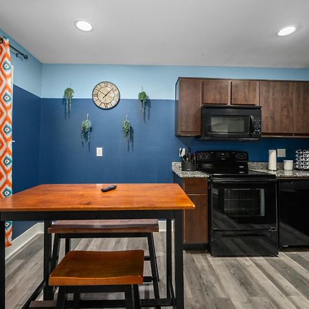 Comfy 1Br Apt With Free Parking Near Nrg & Med Center ヒューストン エクステリア 写真